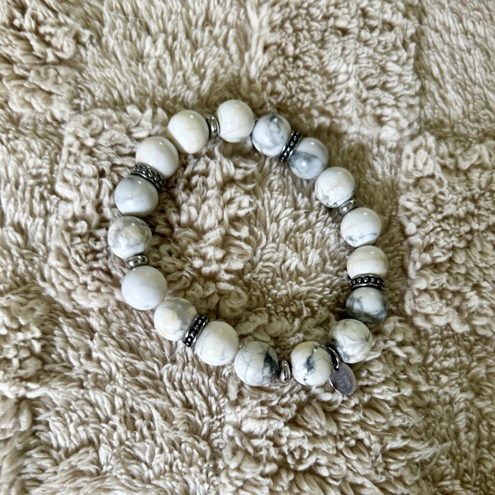 Tocara Howlite Stretch Bracelet